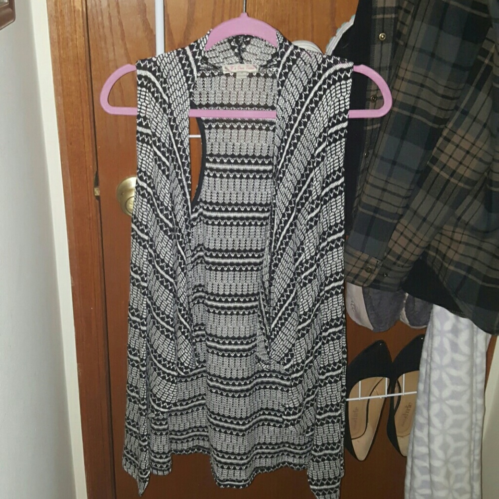 Black and white sleeveless cardigan